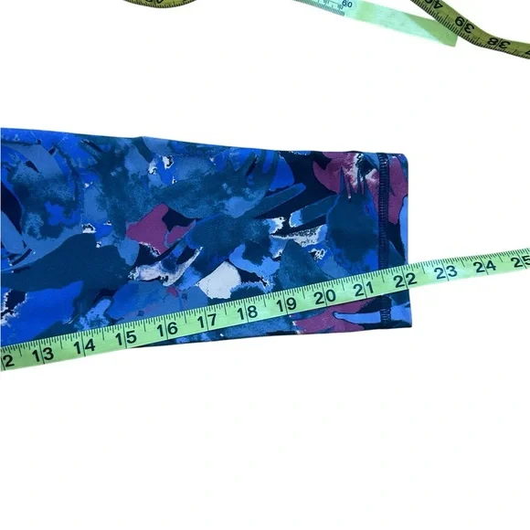 Patagonia size Small Pattern Capri Leggings, hiking, workout, gym, outdoor - Picture 5 of 7